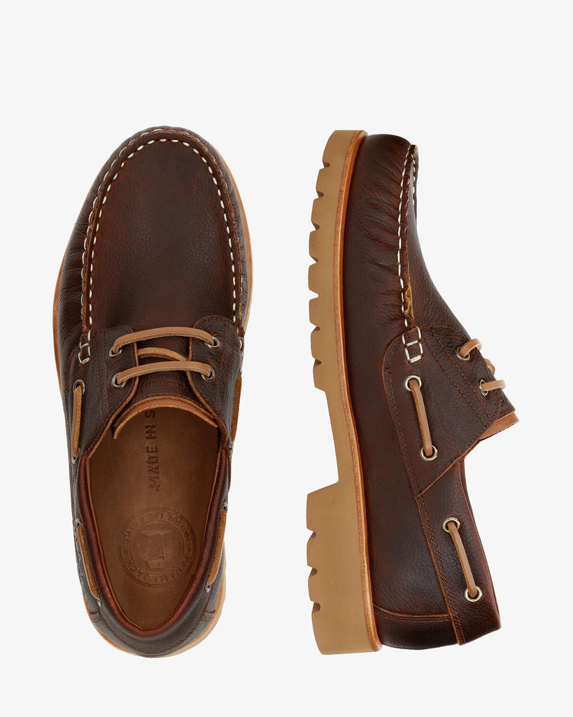 Boat náutico de piel con forro interior de piel. cuero