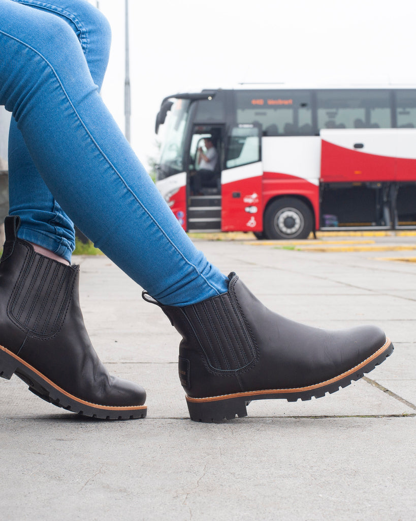 Brigitte Igloo Trav botines de piel con forro interior de pelo natural. negro