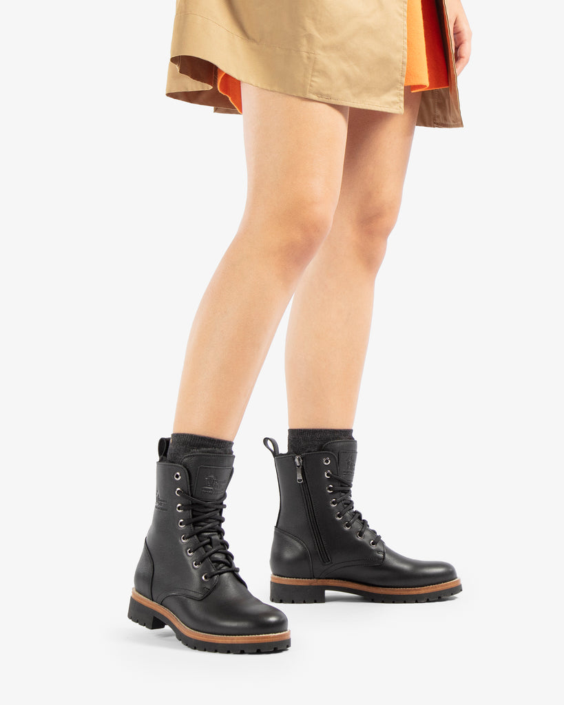 Frisia botas de piel con forro interior de pelo. negro