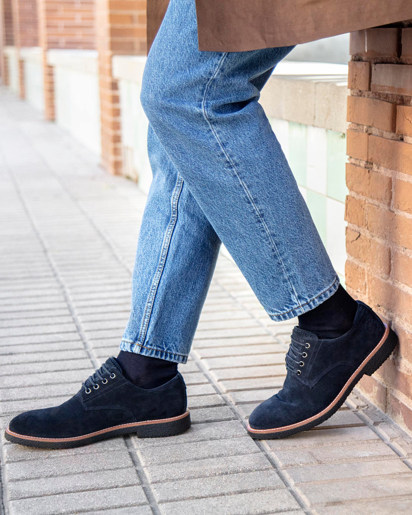 Gante zapatos de piel con forro interior de piel. marino