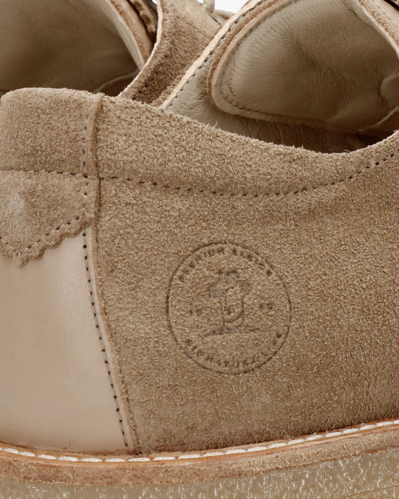 Gante zapatos de piel con forro interior de piel. taupe