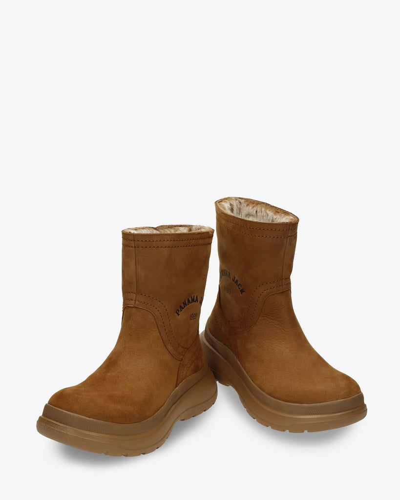 Hebe botas de piel con forro interior de pelo. cuero