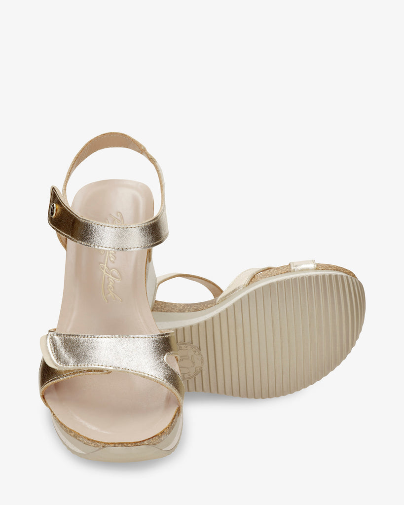 Nica Sport sandalias de piel con forro interior de piel. oro