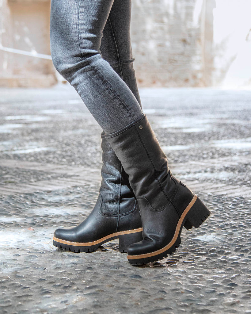 Patricia Igloo botas de piel con forro interior de pelo natural. negro