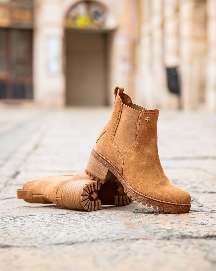 Pia botines de piel con forro interior de piel. cuero